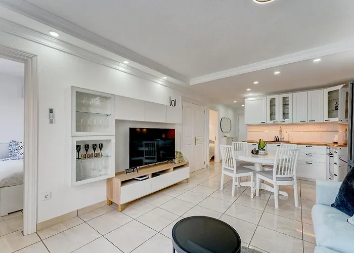 Ramada 公寓 阿德耶