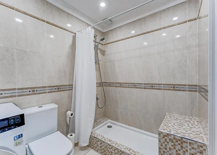 Ramada 公寓 阿德耶